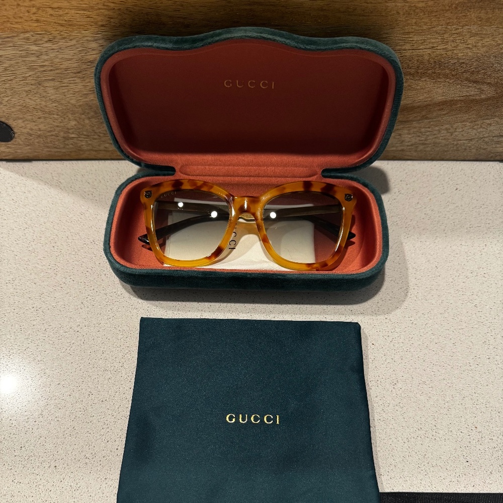 Gucci sunglasses (Marble Beige)